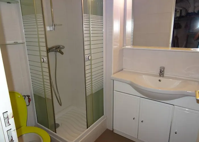 Avec Terrasse Et Parking, - Fr-1-833-29 דירה *