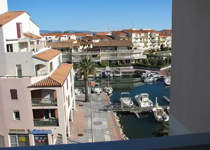 Avec Terrasse Et Parking, - Fr-1-833-29