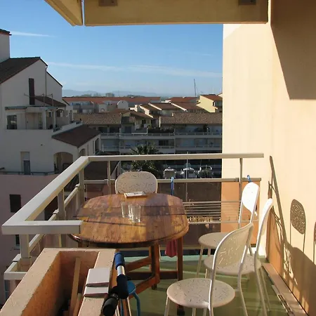Avec Terrasse Et Parking, - Fr-1-833-29 Apartment *
